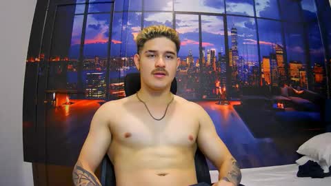 Snapshot of alexpierss chatting on October 2, 8:05 pm Alex online show from October 2, 8:05 pm