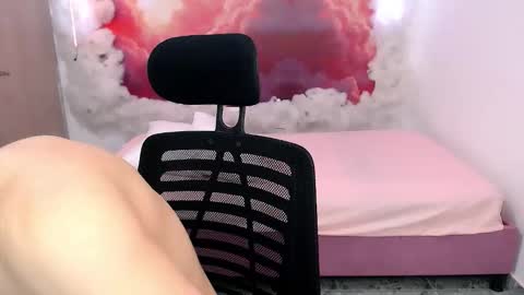 Snapshot of alexpierss chatting on October 21, 7:58 pm Alex online show from October 21, 7:58 pm