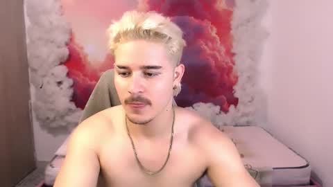 Snapshot of alexpierss chatting on October 22, 7:13 pm Alex online show from October 22, 7:13 pm