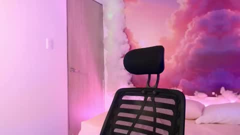 Snapshot of alexpierss chatting on November 7, 7:03 pm Alex online show from November 7, 7:03 pm