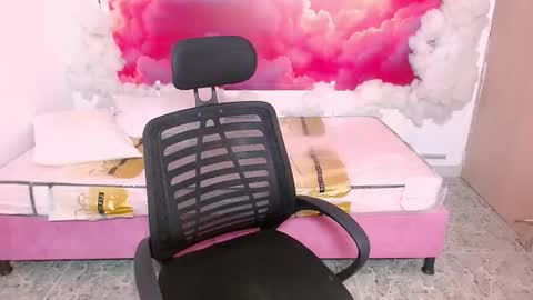 Snapshot of alexpierss chatting on November 20, 7:02 pm Alex online show from November 20, 7:02 pm