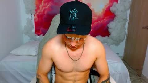 Snapshot of alexpierss chatting on November 27, 7:05 pm Alex online show from November 27, 7:05 pm