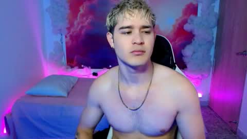 Snapshot of alexpierss chatting on December 1, 7:08 pm Alex online show from December 1, 7:08 pm