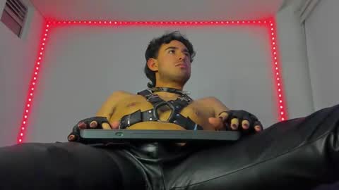 Snapshot of alexxx_savage chatting on September 16, 4:02 am Alexander online show from September 16, 4:02 am