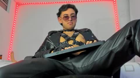 Snapshot of alexxx_savage chatting on October 22, 3:07 am Alexander online show from October 22, 3:07 am