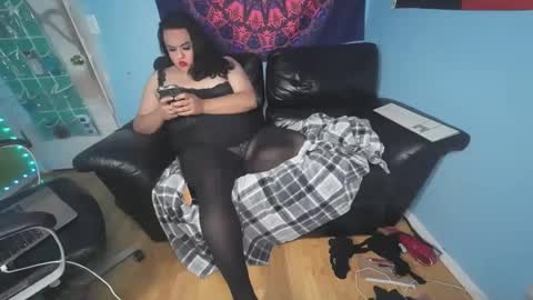 alexxxis2011x3 online show from December 1, 5:56 am