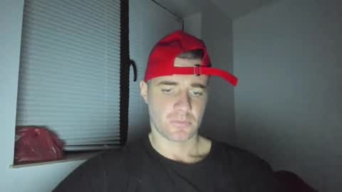 Snapshot of alfiesolomons87 chatting on December 10, 8:05 pm alfiesolomons87 online show from December 10, 8:05 pm