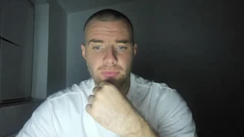 Snapshot of alfiesolomons87 chatting on December 18, 8:14 pm alfiesolomons87 online show from December 18, 8:14 pm