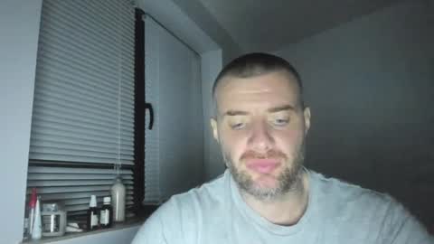 Snapshot of alfiesolomons87 chatting on February 6, 8:45 pm alfiesolomons87 online show from February 6, 8:45 pm