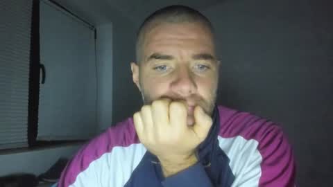 Snapshot of alfiesolomons87 chatting on October 6, 3:15 am alfiesolomons87 online show from October 6, 3:15 am