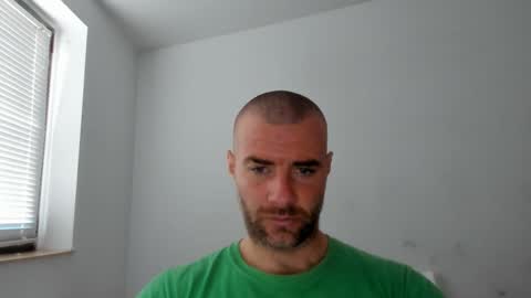 Snapshot of alfiesolomons87 chatting on October 27, 9:46 am alfiesolomons87 online show from October 27, 9:46 am