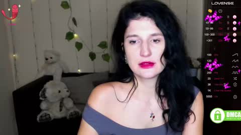 Snapshot of alianna_solo_kiss chatting on February 12, 9:52 am Alianna online show from February 12, 9:52 am