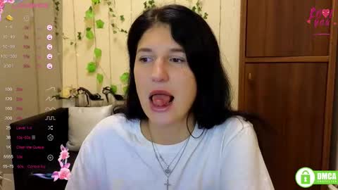 Snapshot of alianna_solo_kiss chatting on September 17, 5:31 am Alianna online show from September 17, 5:31 am