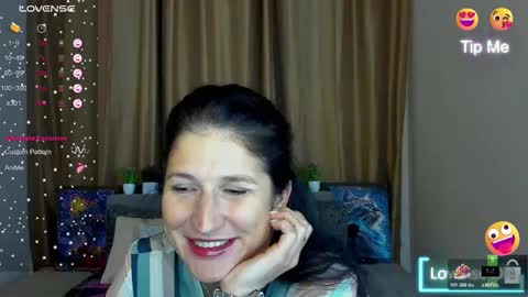 Snapshot of alianna_solo_kiss chatting on November 5, 6:24 am Alianna online show from November 5, 6:24 am