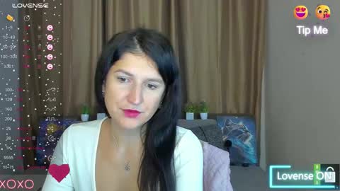 Snapshot of alianna_solo_kiss chatting on November 11, 6:35 am Alianna online show from November 11, 6:35 am