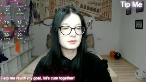 Snapshot of alicamoons chatting on November 1, 6:37 am Alica online show from November 1, 6:37 am