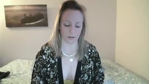 Snapshot of alice8363 chatting on December 10, 7:58 am Alice online show from December 10, 7:58 am