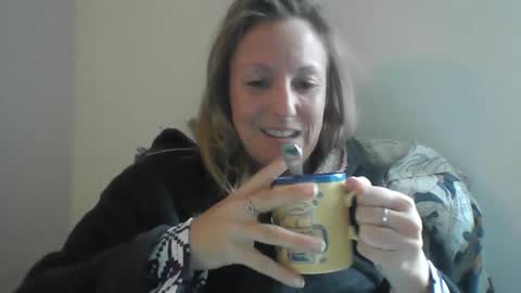 Snapshot of alice8363 chatting on December 21, 1:42 pm Alice online show from December 21, 1:42 pm