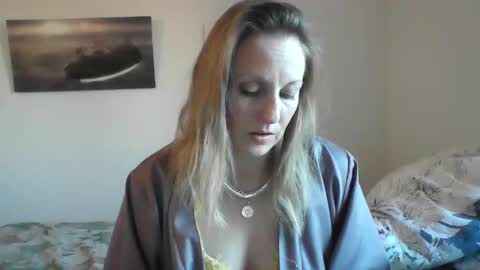 Snapshot of alice8363 chatting on December 27, 3:26 pm Alice online show from December 27, 3:26 pm