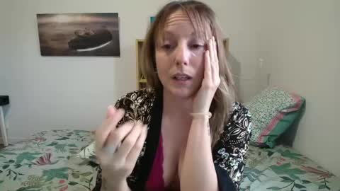 Snapshot of alice8363 chatting on February 25, 4:42 pm Alice online show from February 25, 4:42 pm