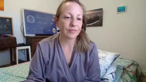 Snapshot of alice8363 chatting on September 18, 12:29 pm Alice online show from September 18, 12:29 pm