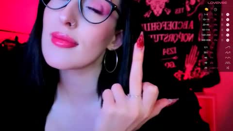 Snapshot of alice___mistress chatting on October 1, 12:49 am Miss Alice online show from October 1, 12:49 am