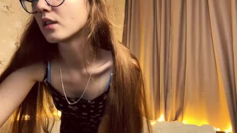 Snapshot of alice_alarcon chatting on November 9, 11:03 pm Hey Im Alice online show from November 9, 11:03 pm