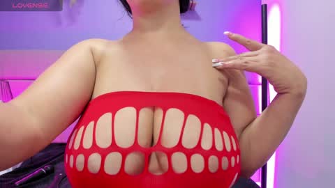 alice_brookss_ online show from December 17, 3:49 pm