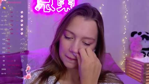 Snapshot of alice_charmy chatting on September 22, 6:04 am Alice in Wonderland online show from September 22, 6:04 am