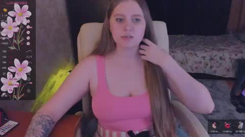 Snapshot of alice_dreamgirl_ chatting on December 30, 4:29 pm Alice 3 online show from December 30, 4:29 pm