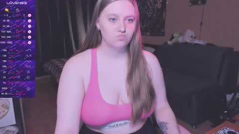 Snapshot of alice_dreamgirl_ chatting on September 23, 9:01 am Alice 3 online show from September 23, 9:01 am