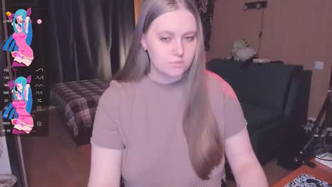 Snapshot of alice_dreamgirl_ chatting on October 4, 9:07 am Alice 3 online show from October 4, 9:07 am