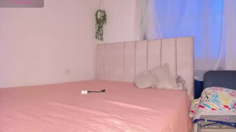 Snapshot of alice_guzman1 chatting on November 12, 8:41 pm ALICE Alice guzman online show from November 12, 8:41 pm