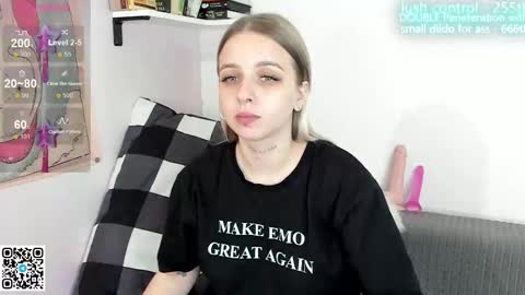 Snapshot of alice_halle chatting on October 30, 9:00 am alice_halle online show from October 30, 9:00 am