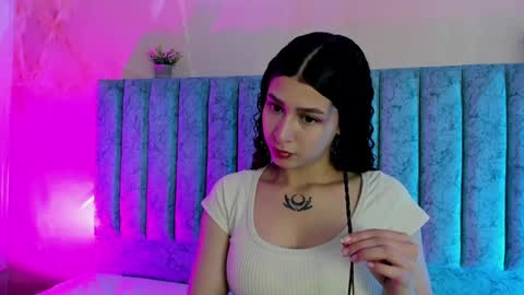 alice and amber online show from December 10, 4:02 am