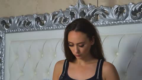 AliceMunro online show from September 15, 3:06 am