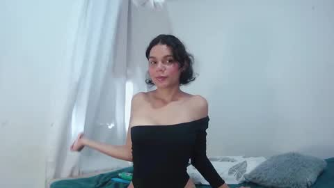 Snapshot of alice_paola chatting on September 22, 9:39 pm alice_paola online show from September 22, 9:39 pm