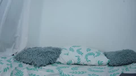 Snapshot of alice_paola chatting on October 3, 9:45 pm alice_paola online show from October 3, 9:45 pm