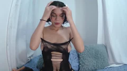 Snapshot of alice_paola chatting on October 5, 11:02 pm alice_paola online show from October 5, 11:02 pm