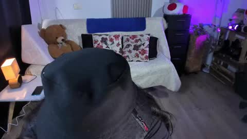 Alice online show from February 24, 5:42 pm