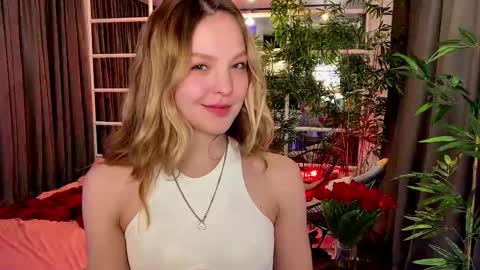 Snapshot of alice_tucci chatting on March 11, 9:04 pm Alice online show from March 11, 9:04 pm