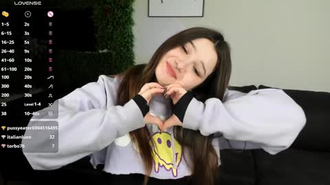 Alice  online show from December 9, 7:18 pm