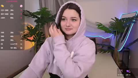 Alice  online show from October 16, 2:40 pm