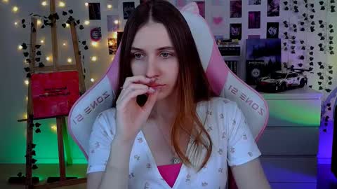 alicecharmy online show from October 26, 5:35 am