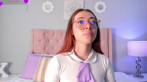 Snapshot of alicecullenn_ chatting on February 4, 5:53 am Alice Cullen online show from February 4, 5:53 am