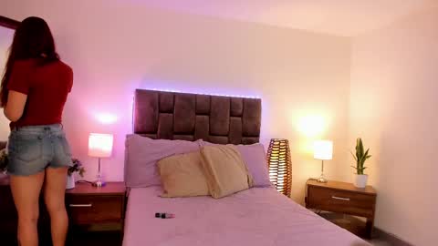 Snapshot of alicecullenn_ chatting on October 8, 1:09 pm Alice Cullen online show from October 8, 1:09 pm