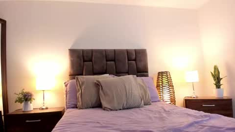 Snapshot of alicecullenn_ chatting on October 18, 12:39 pm Alice Cullen online show from October 18, 12:39 pm