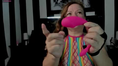 Snapshot of alicee_mature4 chatting on September 22, 10:34 pm alicee_mature4 online show from September 22, 10:34 pm