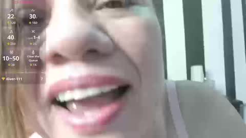 Snapshot of alicee_mature4 chatting on September 23, 11:19 pm alicee_mature4 online show from September 23, 11:19 pm