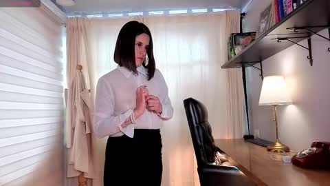 Aleja  online show from November 17, 7:30 pm